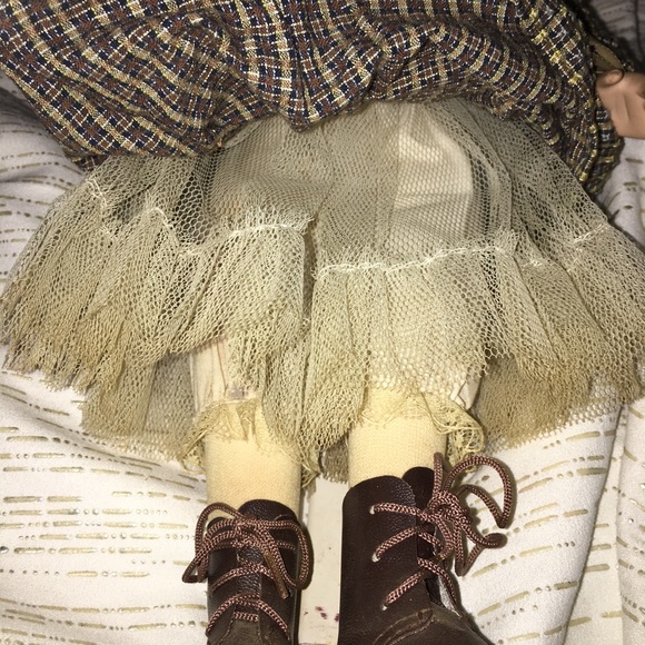 Collectible Memories porcelain handcrafted dolls - Picture 12 of 16